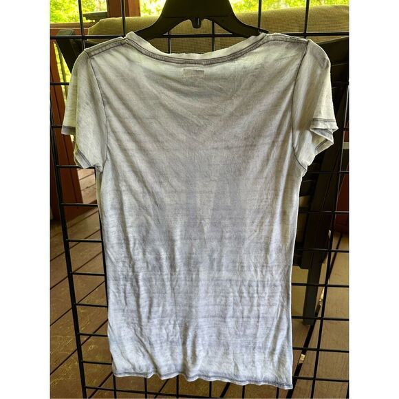 Women’s Atlanta Braves New Era Patriotic ATL v-neck t-shirt sz small - Picture 5 of 7